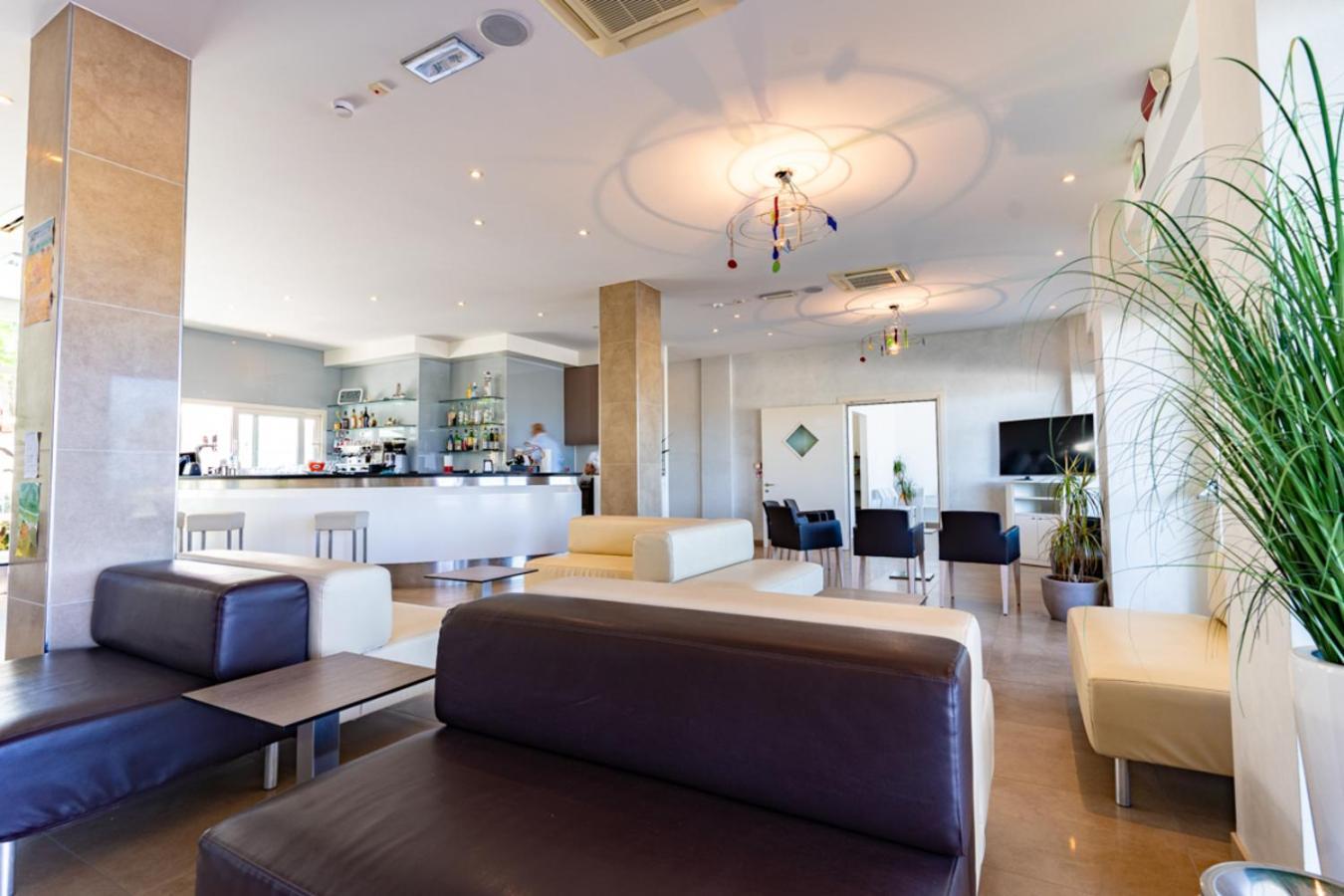 Hotel Bellevue カットーリカ エクステリア 写真